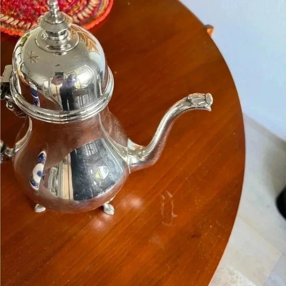 Vintage Georgian Court International Silver Co. Silver Soldered Coffee pot - Picture 6 of 8